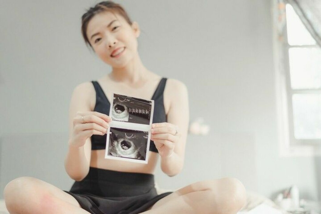 Gravid vecka 9 - embryot är stort som en jordgubbe