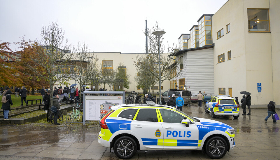 Polisen utreder ett eventuellt grovt brott på en gymnasieskola i Västerås.